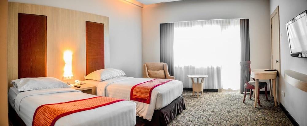Pangeran Beach Hotel Padang  Dış mekan fotoğraf