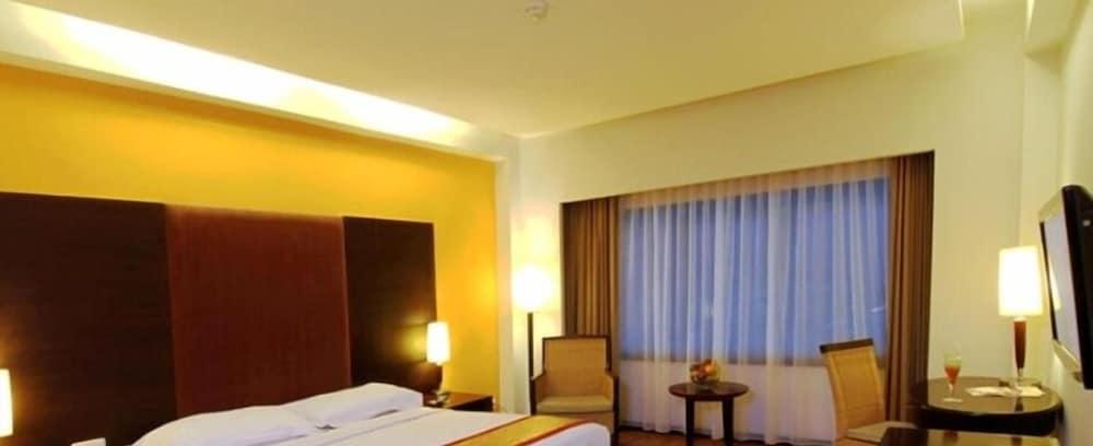 Pangeran Beach Hotel Padang  Dış mekan fotoğraf