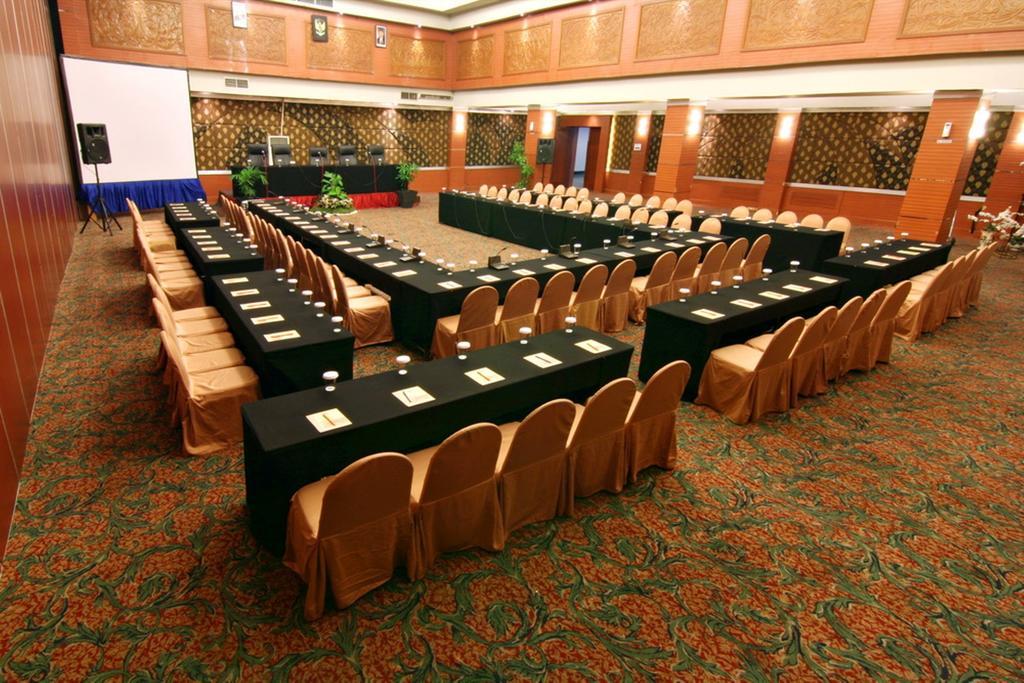 Pangeran Beach Hotel Padang  Dış mekan fotoğraf