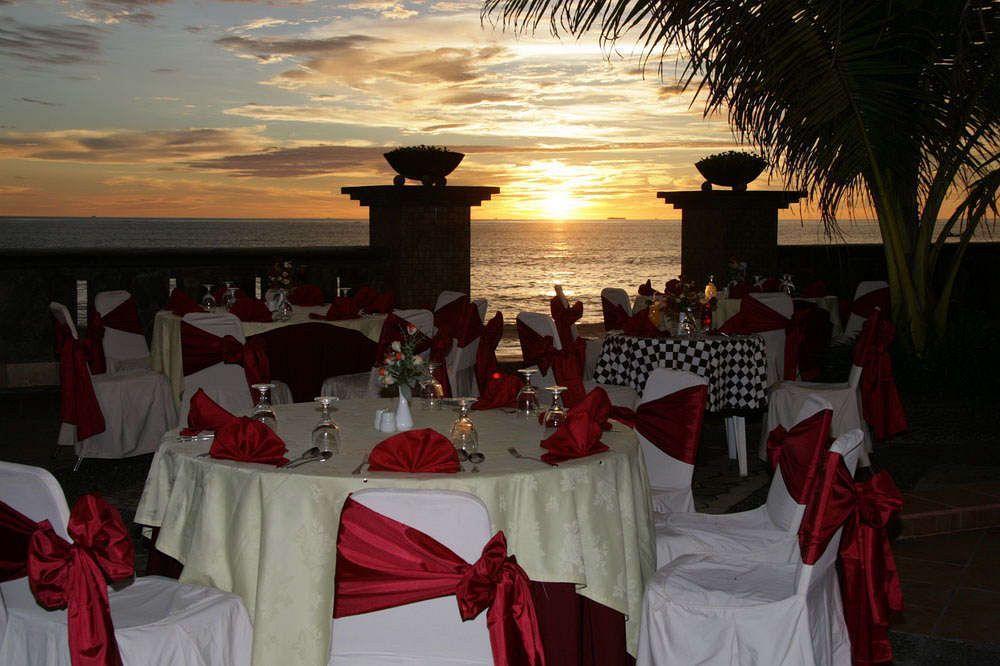 Pangeran Beach Hotel Padang  Dış mekan fotoğraf